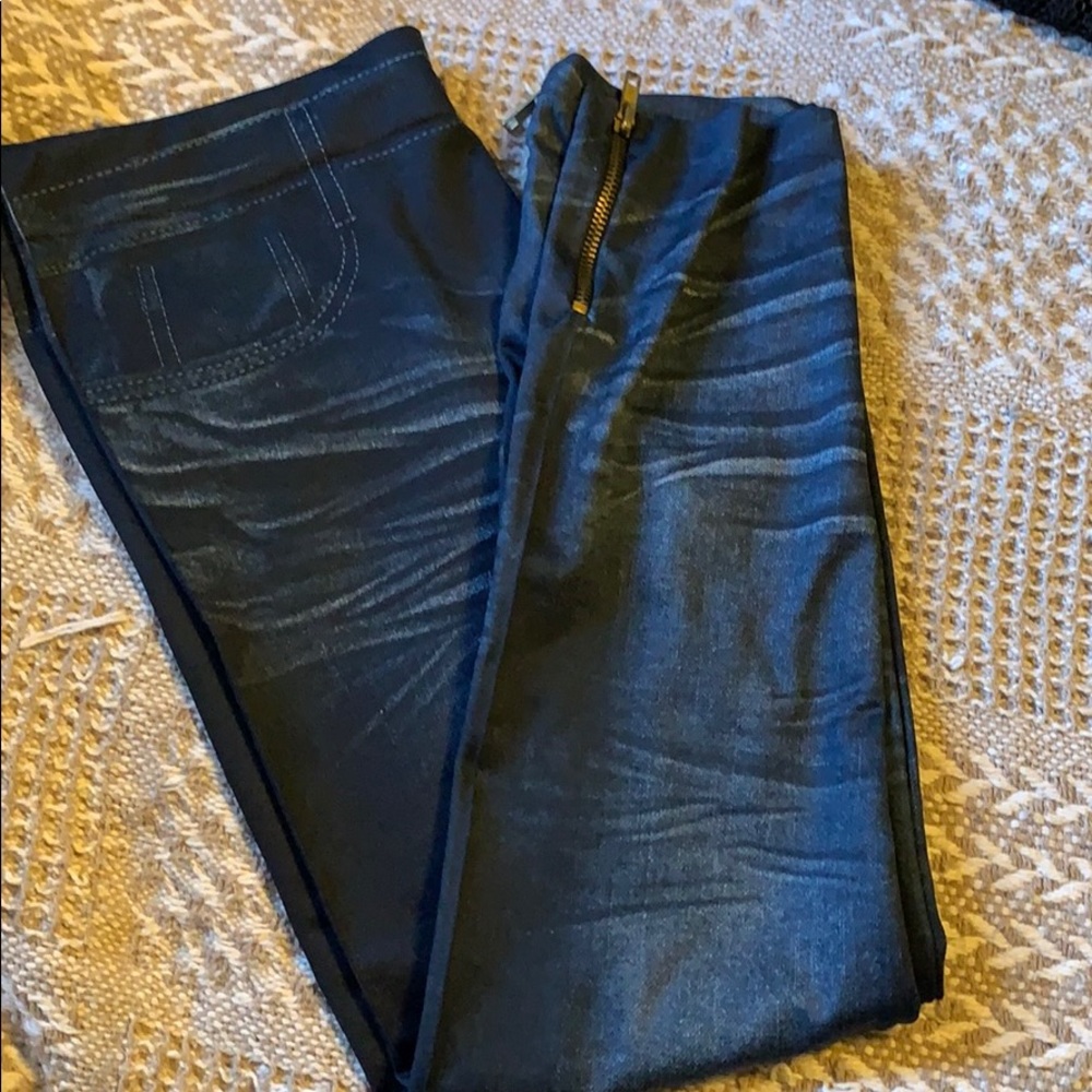 Faux jean leggings with zipper on ankle